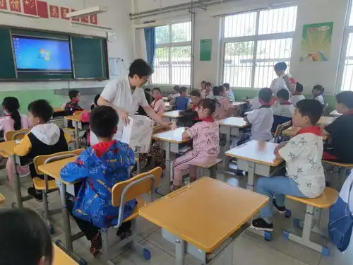 医路童行,益童成长市妇幼保健院到仲宫街道穆家小学义诊